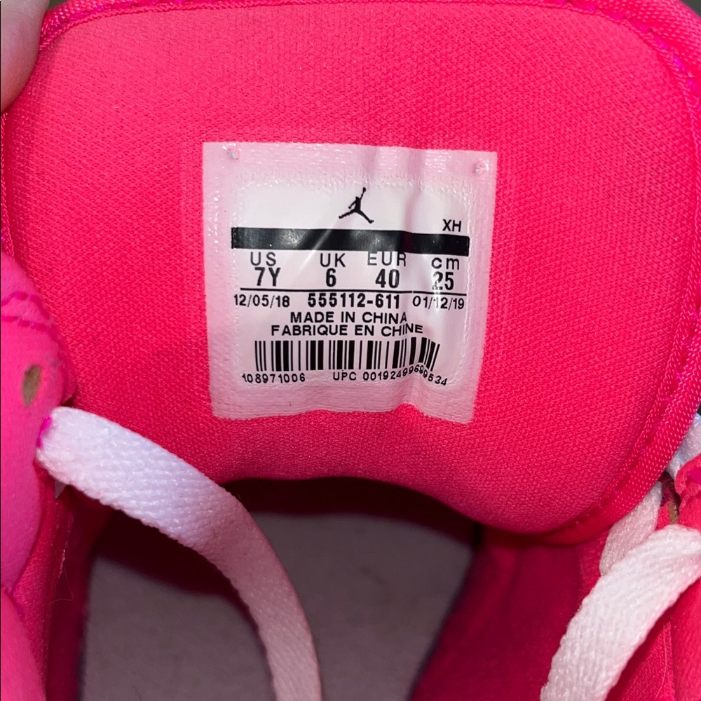 Nike Air Jordan 1 Mid – GS “Hyper Pink”
Size 7Y (fits Women’s 8.5–9) - Picture 6 of 6